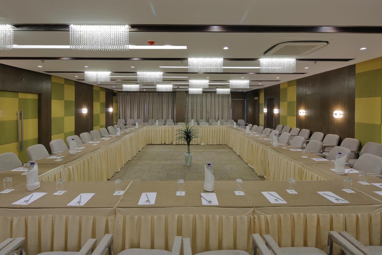 Hotel Pragati The Grand Ahmedabad Exterior photo