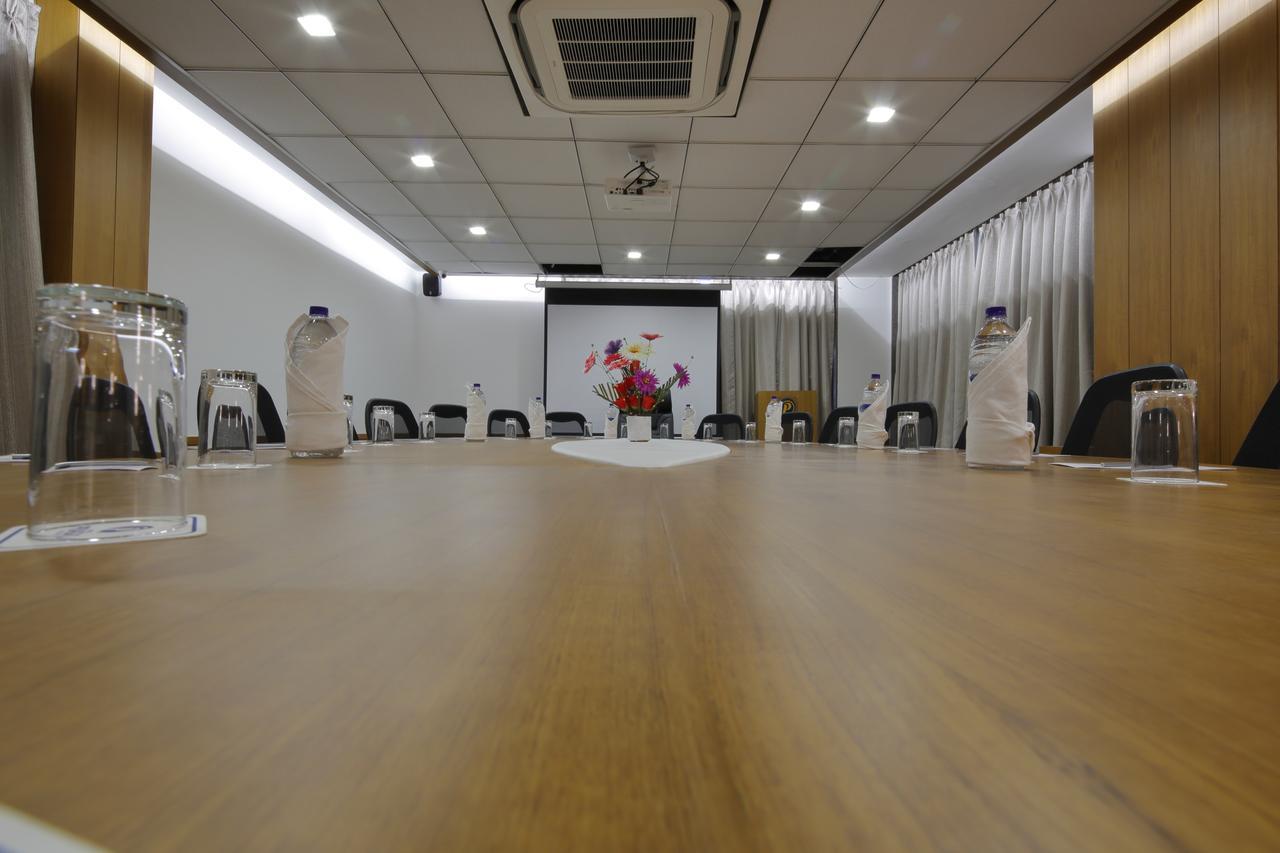 Hotel Pragati The Grand Ahmedabad Exterior photo