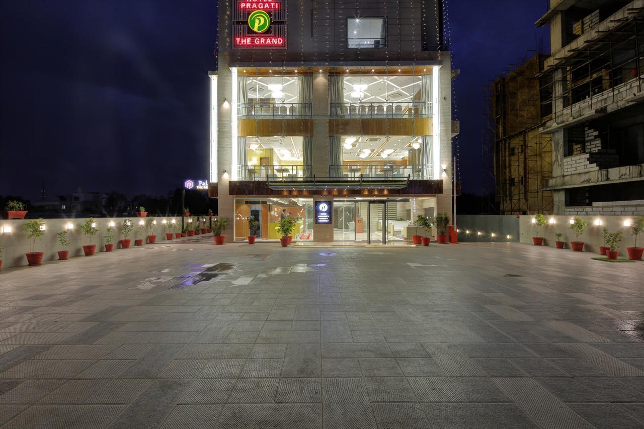 Hotel Pragati The Grand Ahmedabad Exterior photo