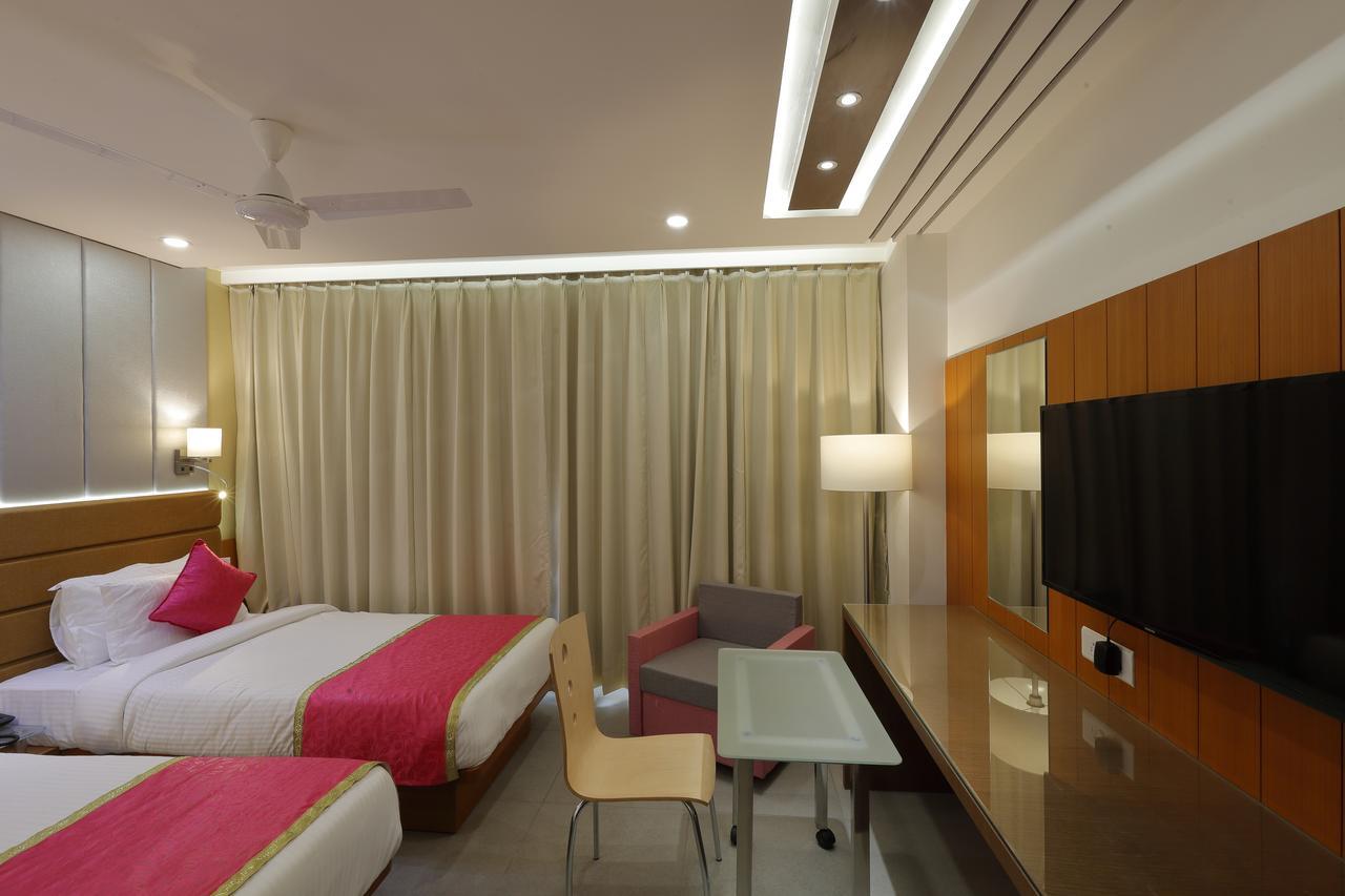 Hotel Pragati The Grand Ahmedabad Exterior photo