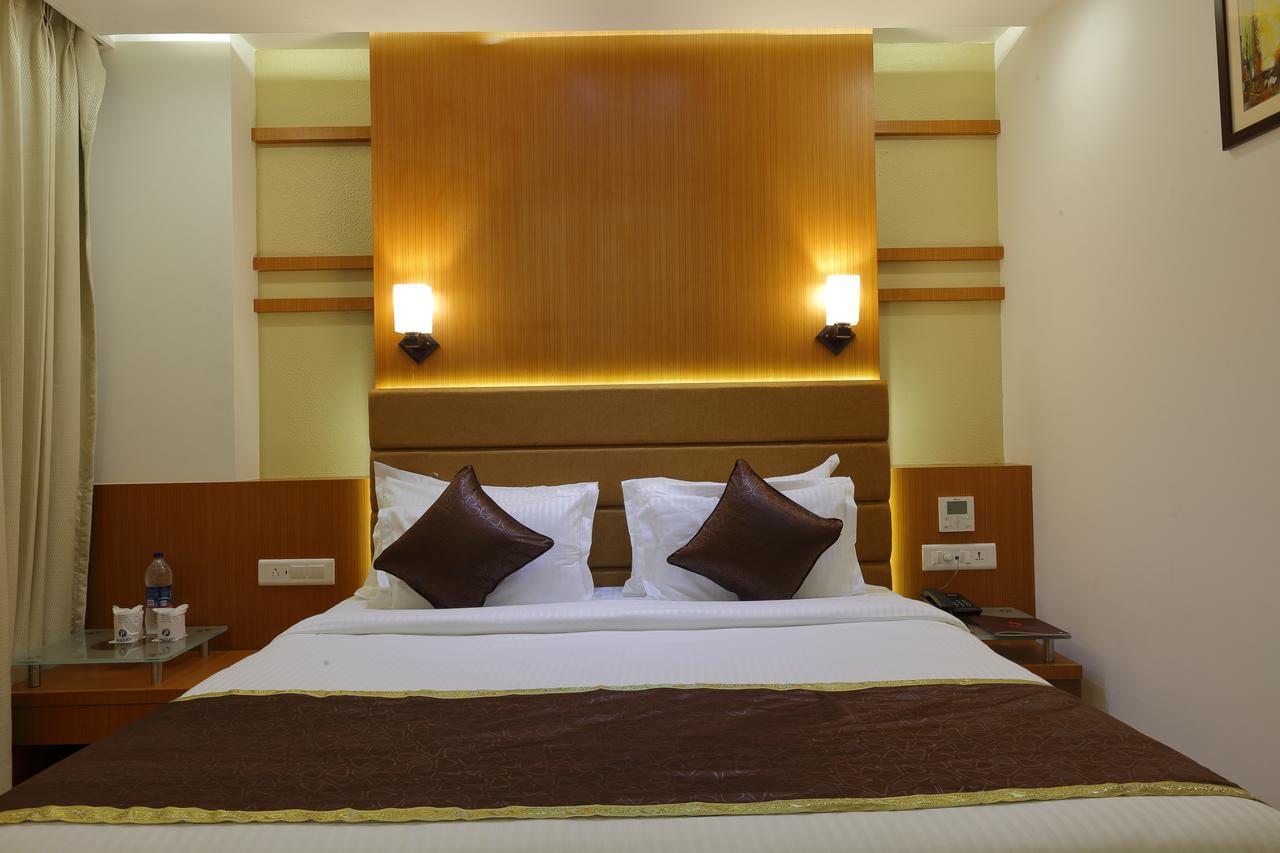 Hotel Pragati The Grand Ahmedabad Exterior photo