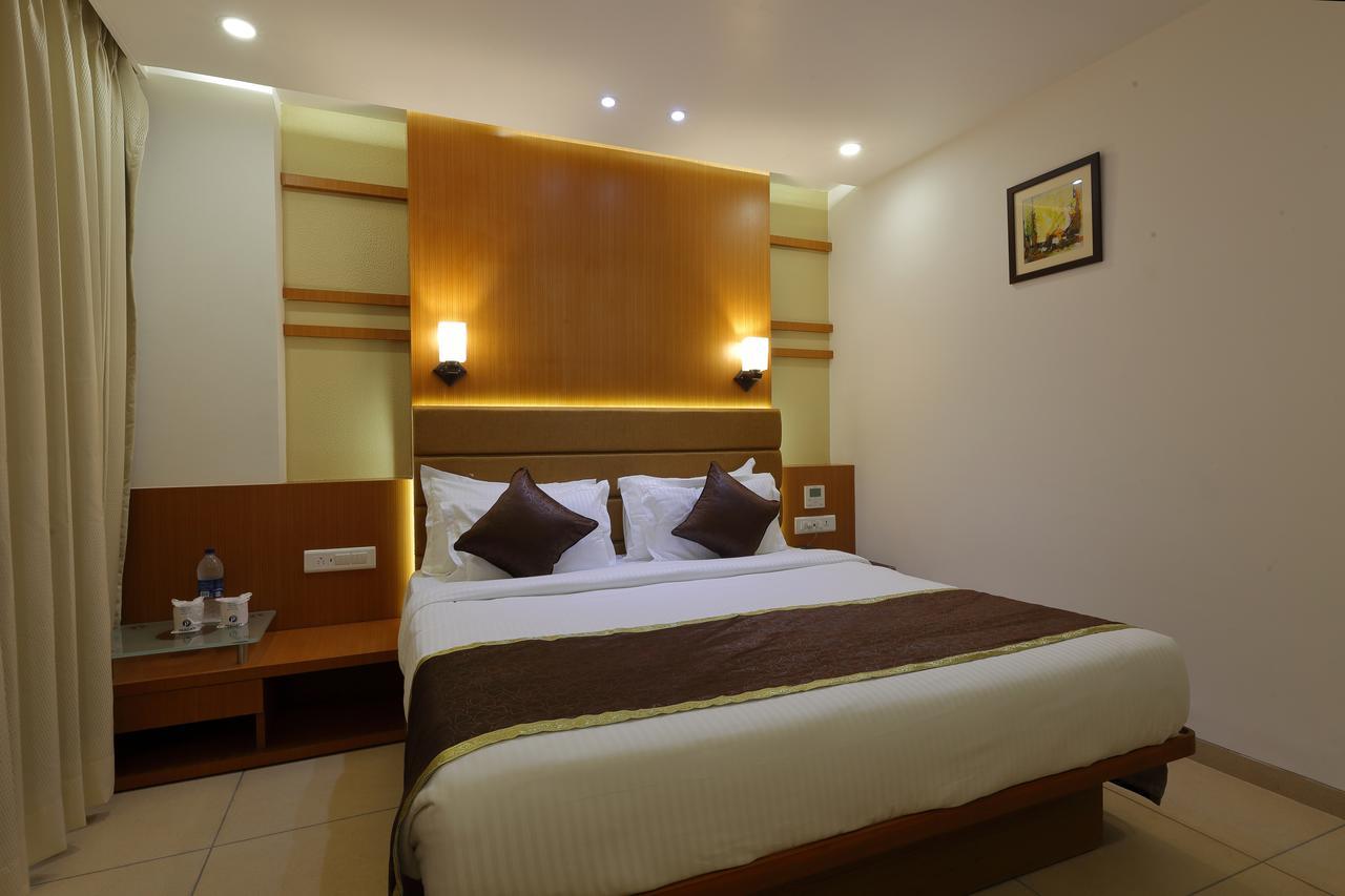 Hotel Pragati The Grand Ahmedabad Exterior photo
