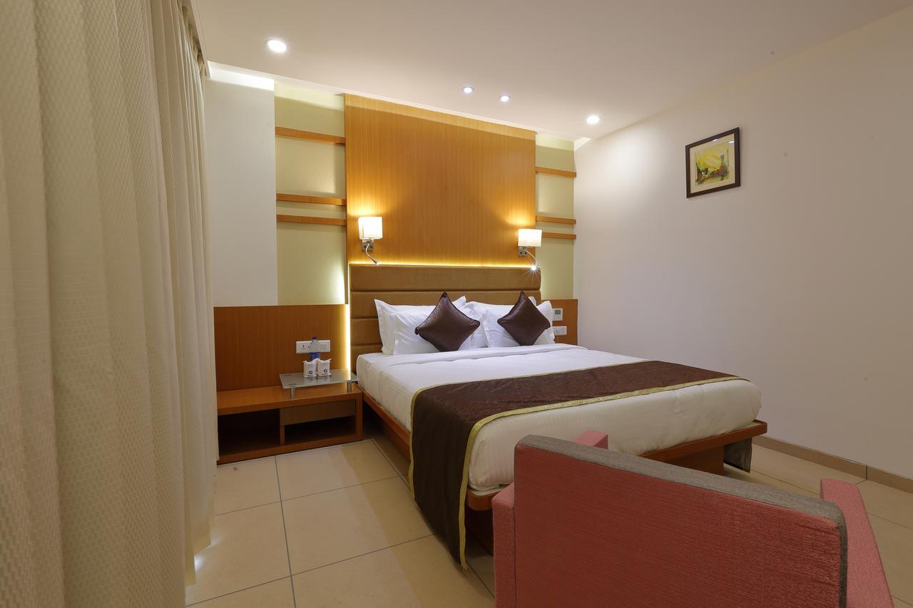 Hotel Pragati The Grand Ahmedabad Exterior photo