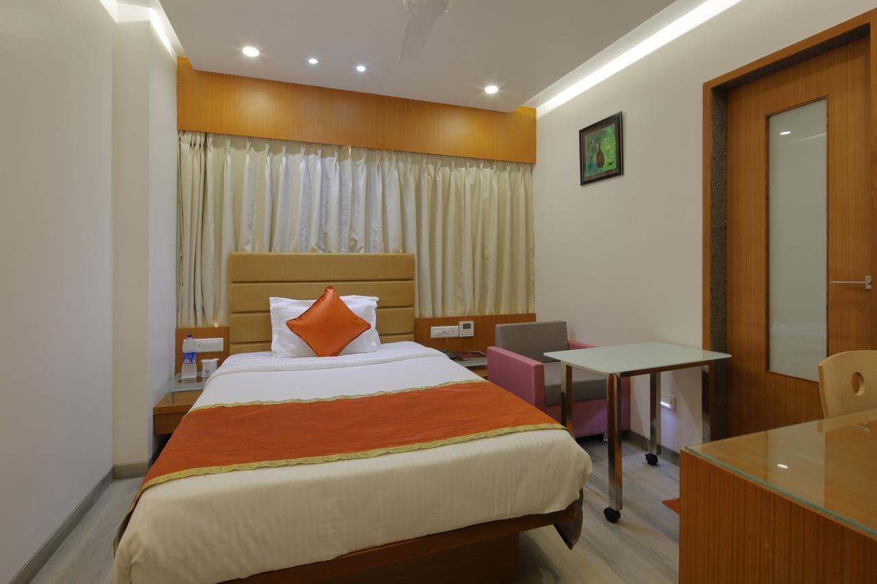 Hotel Pragati The Grand Ahmedabad Exterior photo