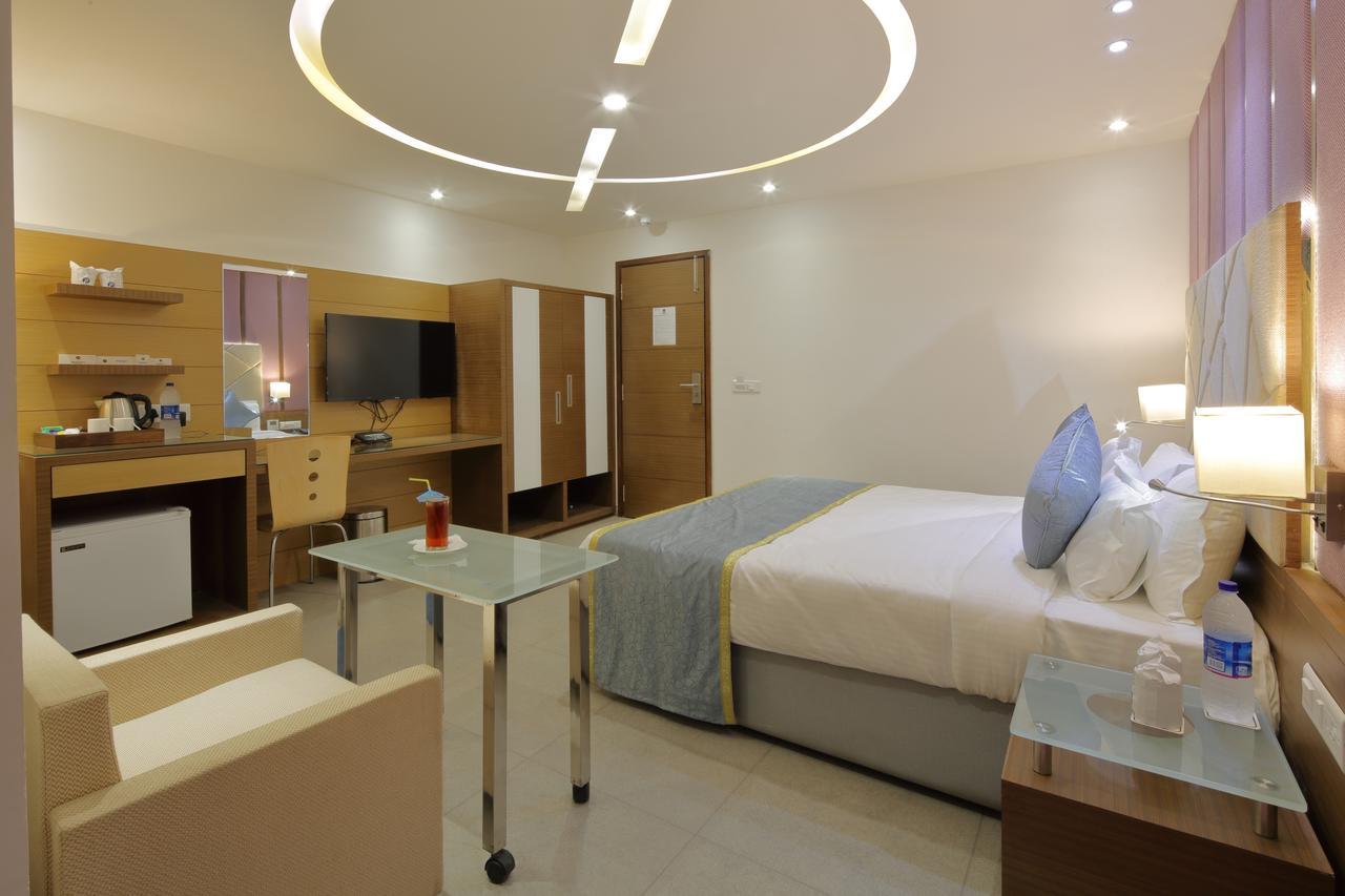 Hotel Pragati The Grand Ahmedabad Exterior photo