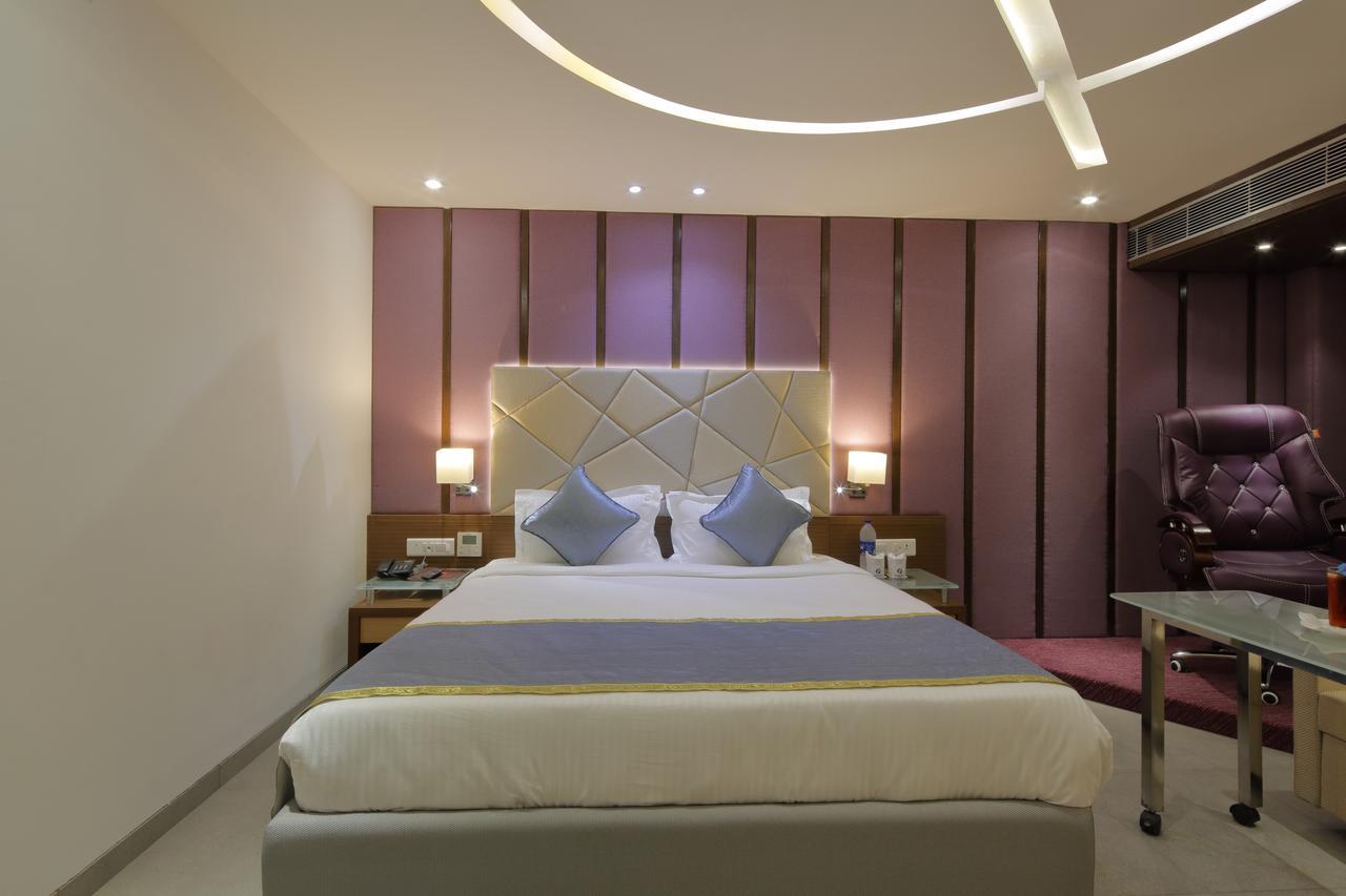 Hotel Pragati The Grand Ahmedabad Exterior photo